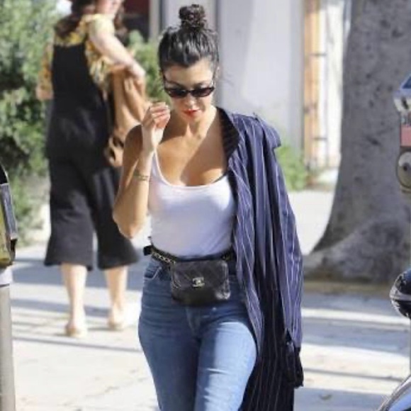 Vintage authentic Chanel belt bag - Picture 3 of 16